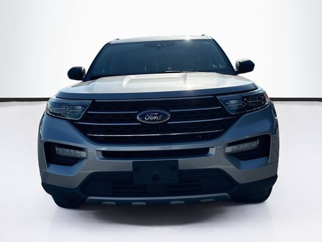 Certified 2021 Ford Explorer XLT w/ Equipment Group 202A AWD/4WD image 3