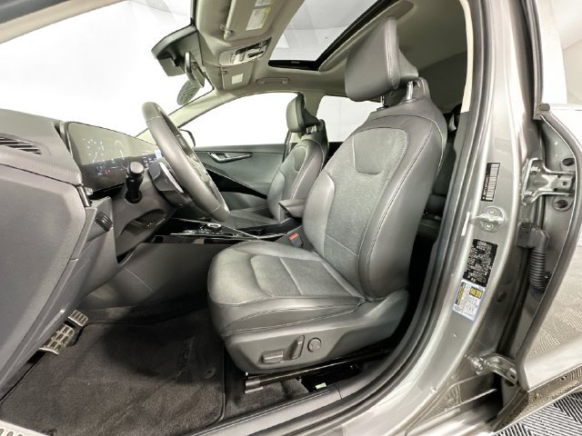 Used 2023 Kia Niro Wave w/ Wave Preserve Package FWD image 4