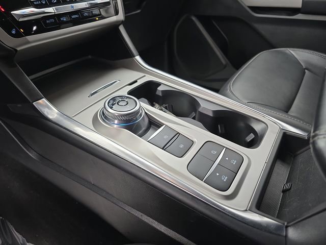 Used 2022 Ford Explorer XLT w/ Equipment Group 202A image 41