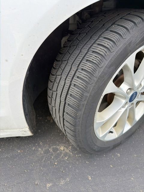Used 2019 Ford Fusion SE FWD image 17