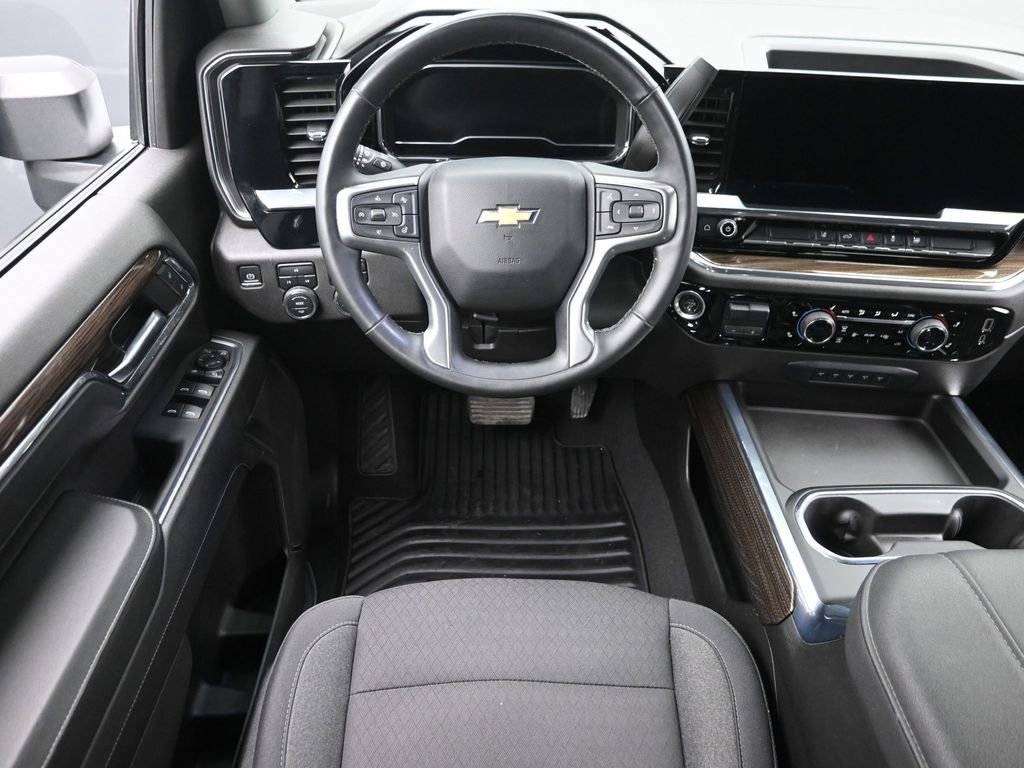 Used 2024 Chevrolet Silverado 3500 LT w/ Convenience Package image 11