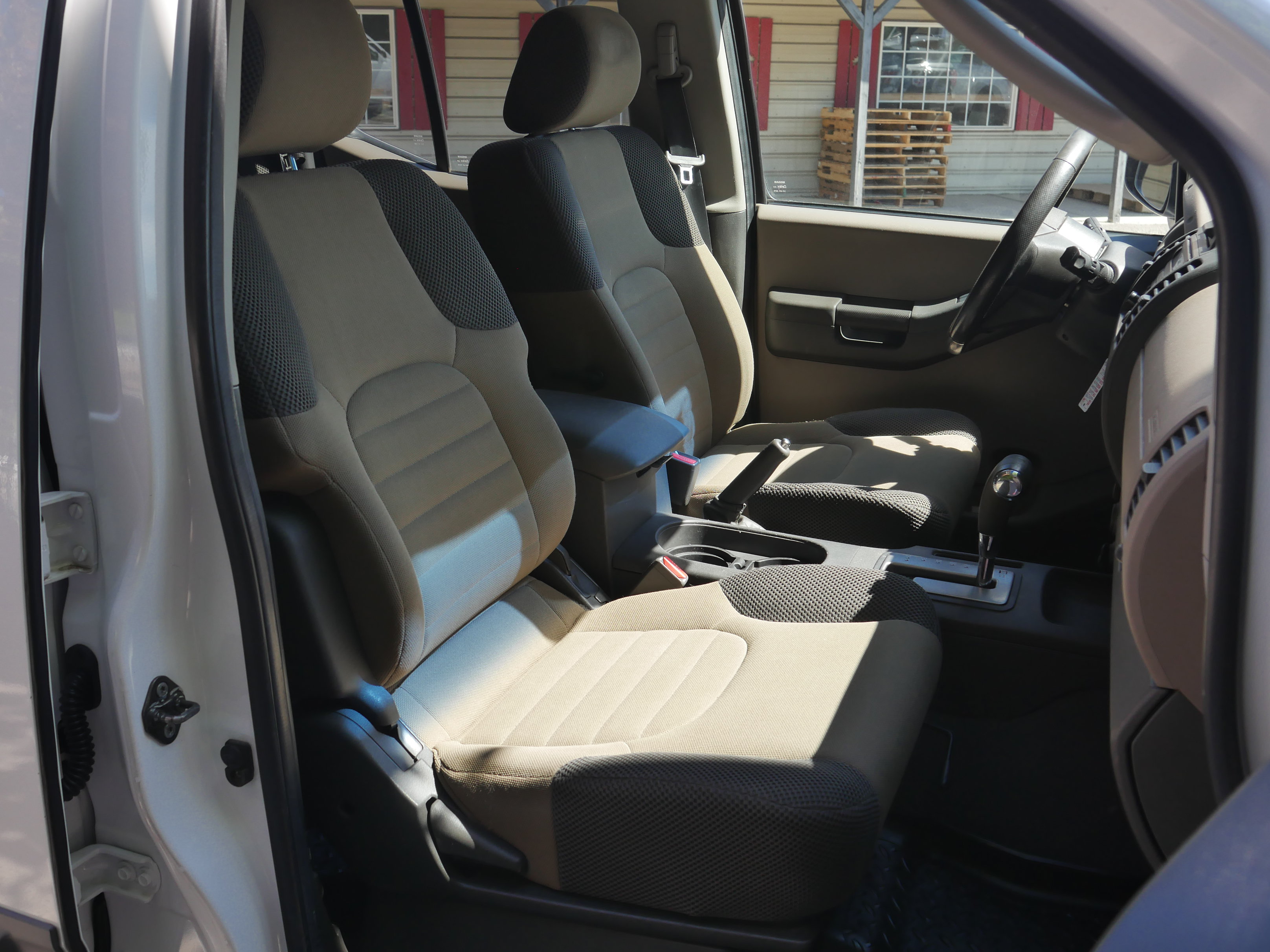 Used 2008 Nissan Xterra SE AWD/4WD image 23