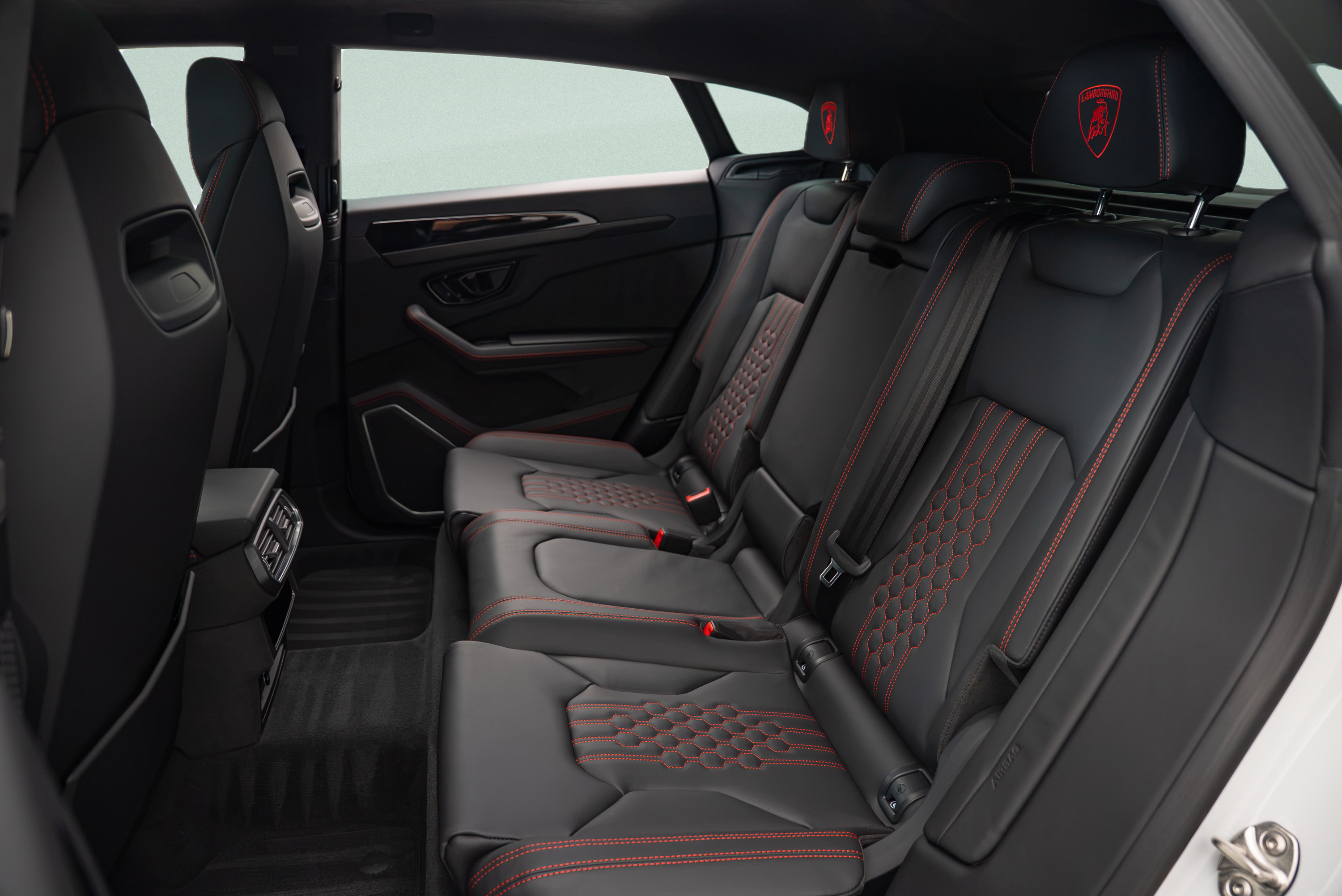 Used 2025 Lamborghini Urus SE AWD/4WD image 11