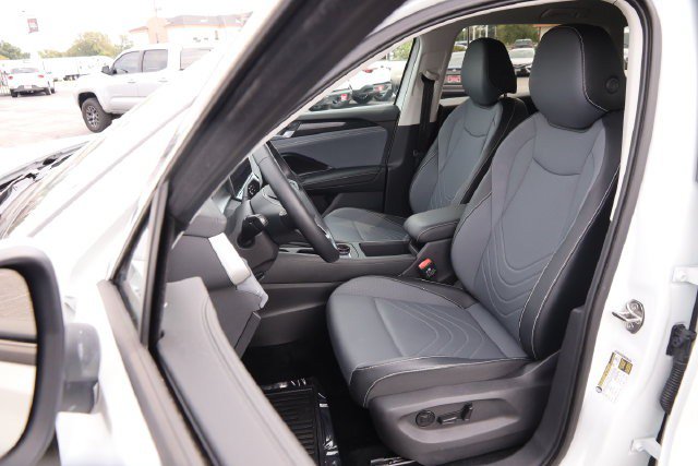 Used 2026 Volkswagen Tiguan SE FWD image 9