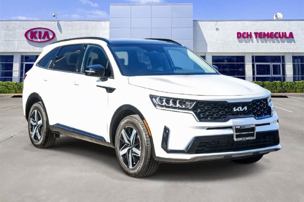 Certified 2023 Kia Sorento S w/ Panoramic Sunroof Package FWD image 3
