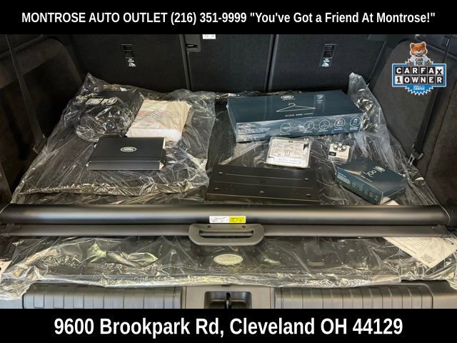 Used 2024 Land Rover Discovery Dynamic SE image 31