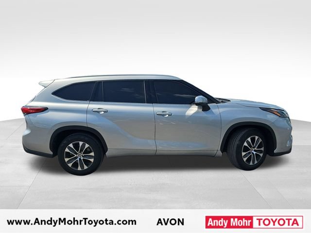 Used 2022 Toyota Highlander XLE FWD image 8