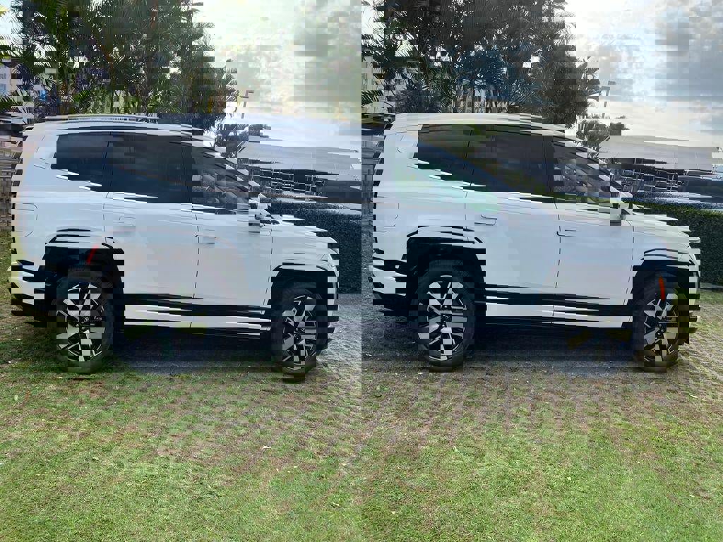 New 2026 Hyundai Ioniq 9 SEL image 8