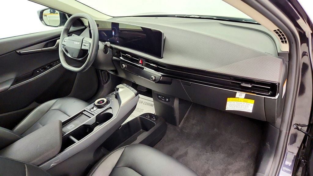 Used 2025 Kia EV6 Wind RWD image 22