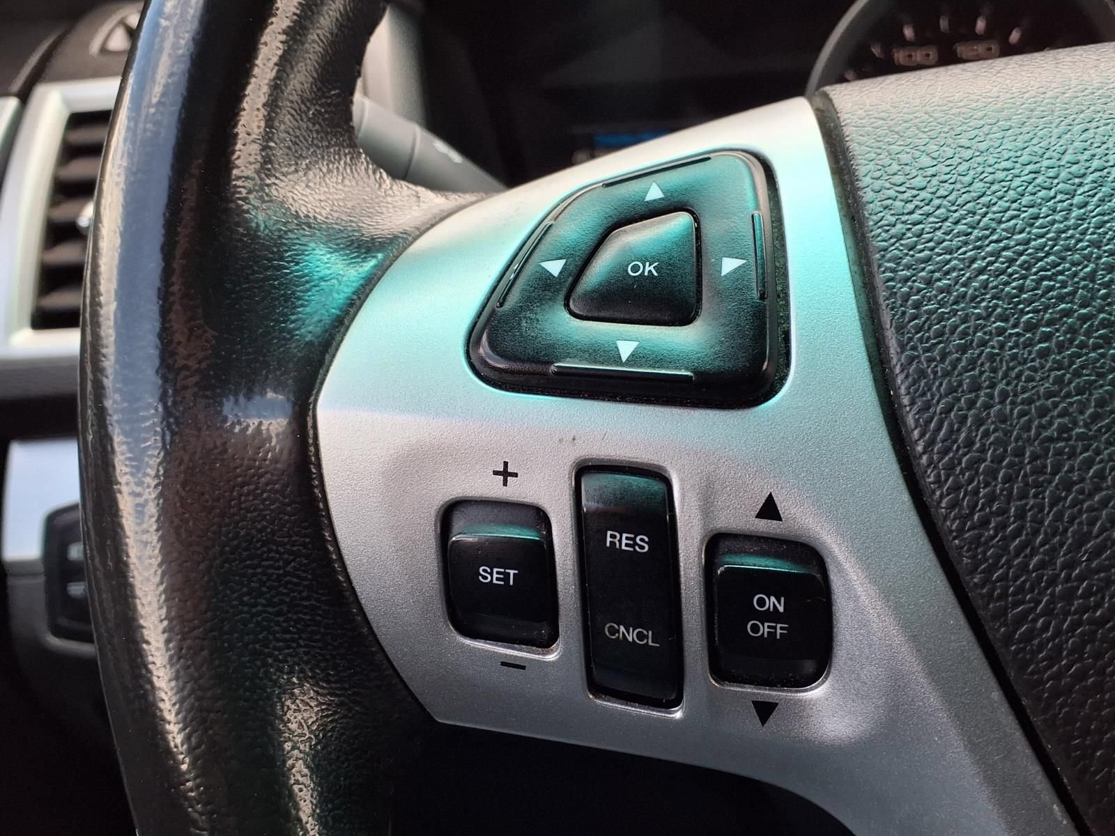 Used 2013 Ford Explorer XLT AWD/4WD image 25