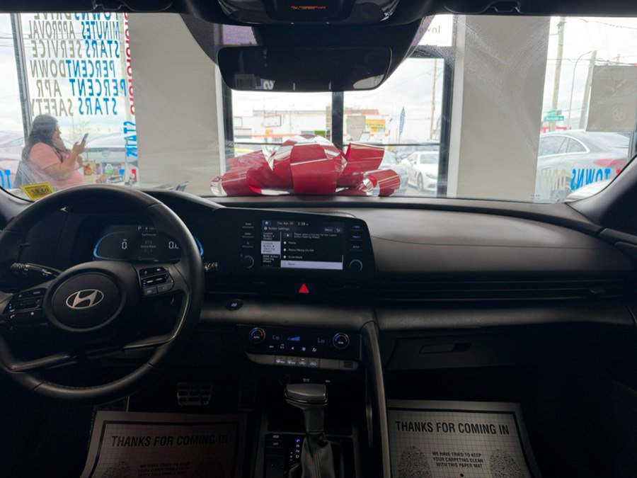 Used 2025 Hyundai Elantra Sport FWD image 57