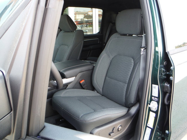 New 2027 RAM 1500 4x4 Crew Cab image 4