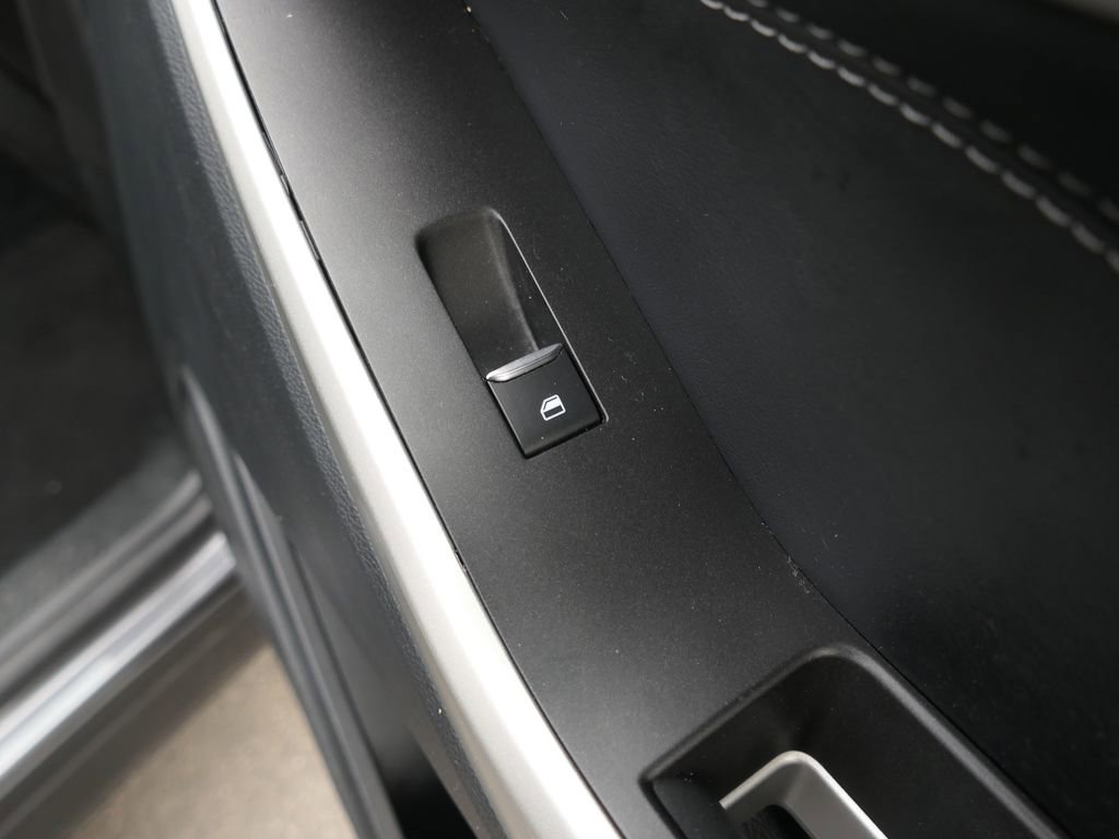 Used 2021 Ford Explorer XLT w/ Equipment Group 202A image 26