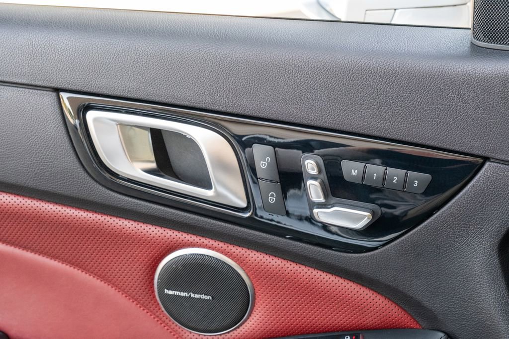 Used 2017 Mercedes-Benz SLC 300 image 10