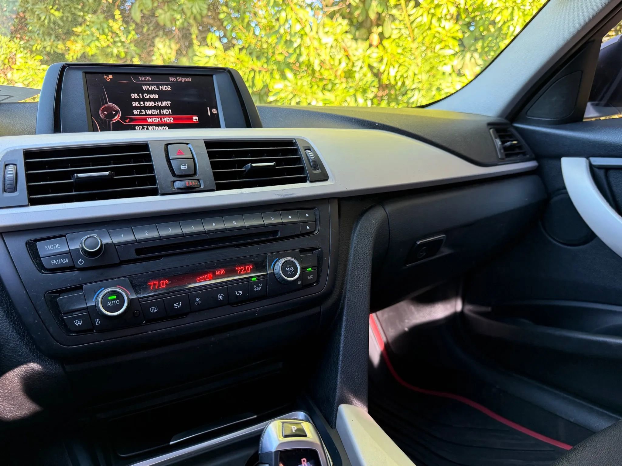 Used 2015 BMW 320i Sedan image 27