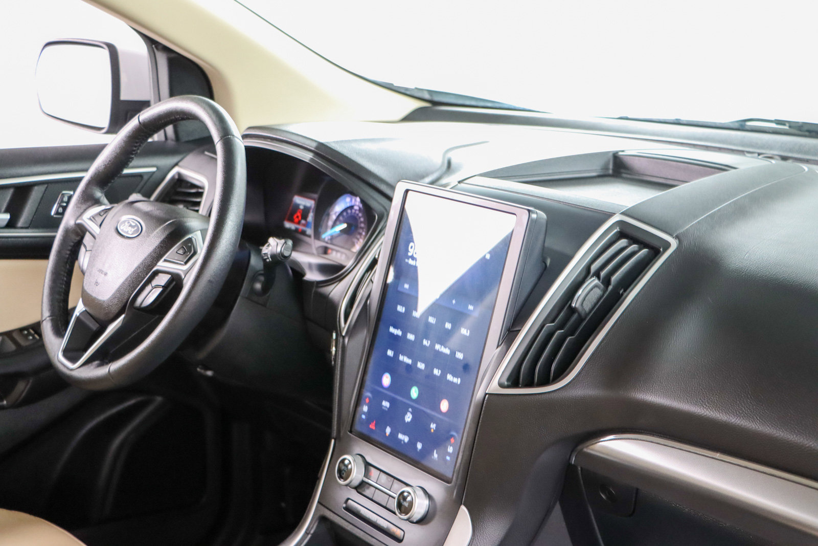 Used 2022 Ford Edge SEL w/ Convenience Package image 25