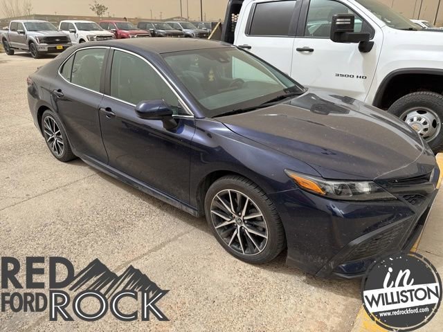 Used 2021 Toyota Camry SE AWD/4WD image 5