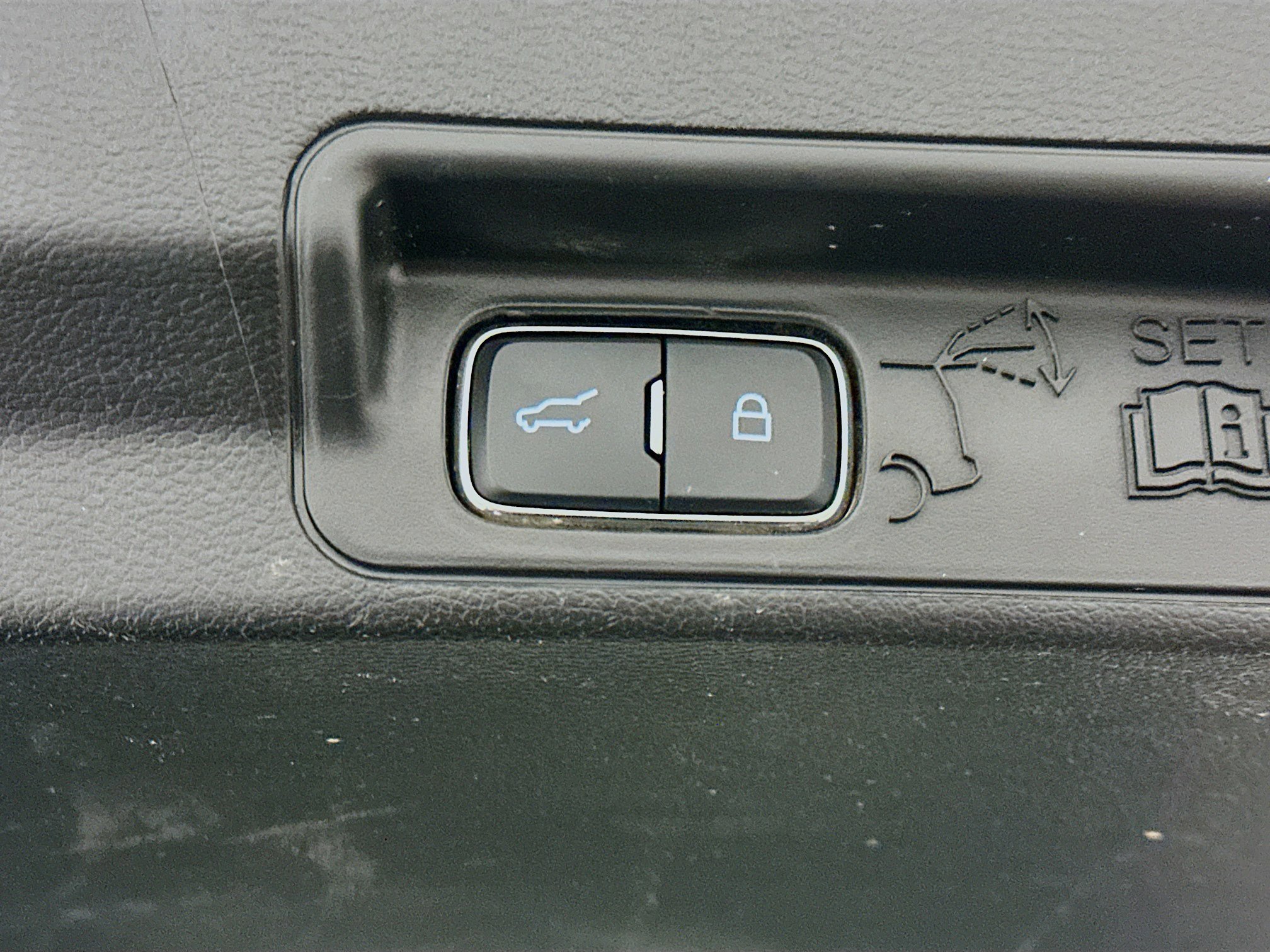 Used 2025 Ford Explorer Platinum w/ LUX Leather Package AWD/4WD image 33