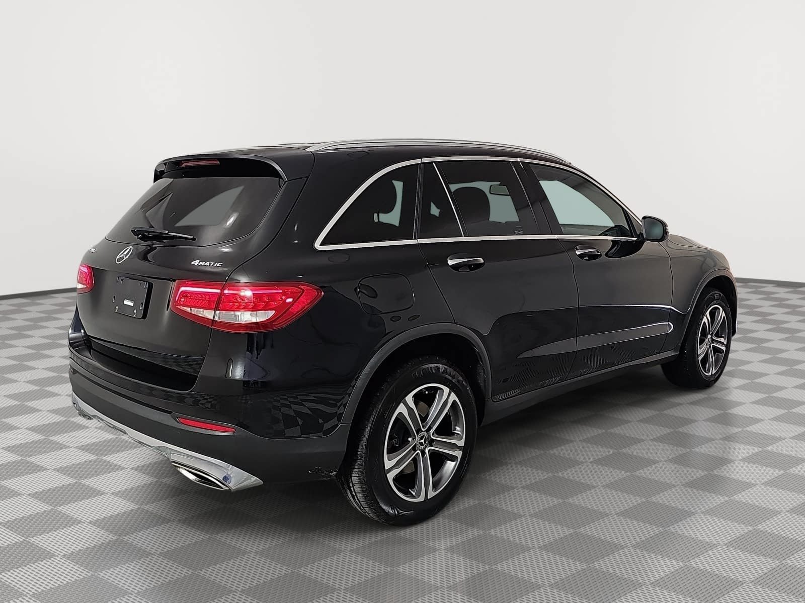 Used 2017 Mercedes-Benz GLC 300 4MATIC image 8