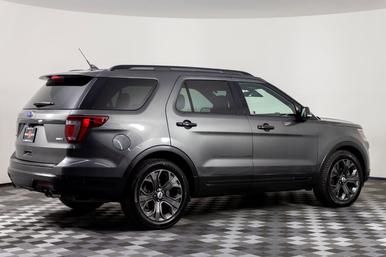 Used 2018 Ford Explorer Sport w/ Equipment Group 401A image 8