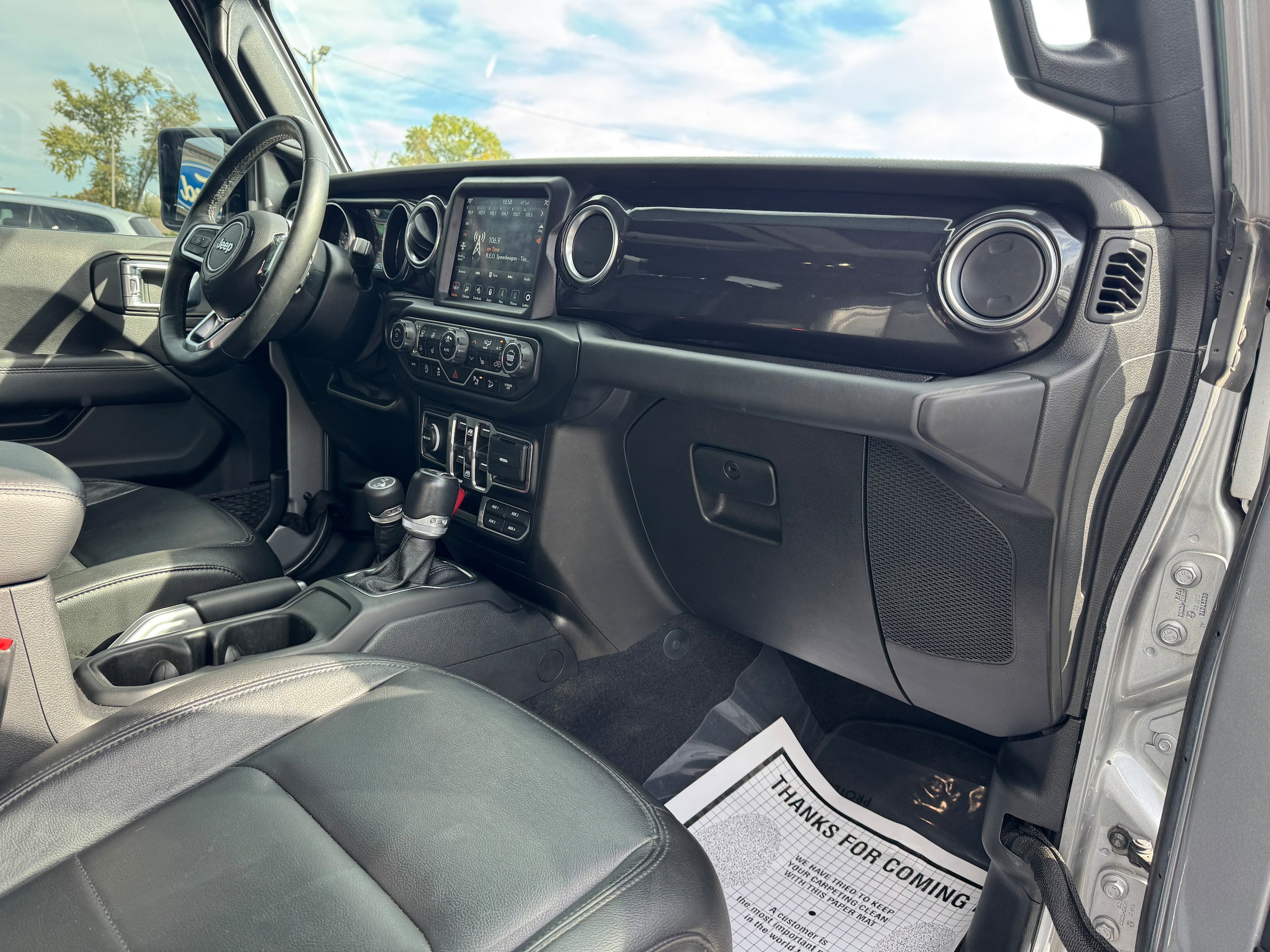 Used 2020 Jeep Wrangler Unlimited Sahara image 13