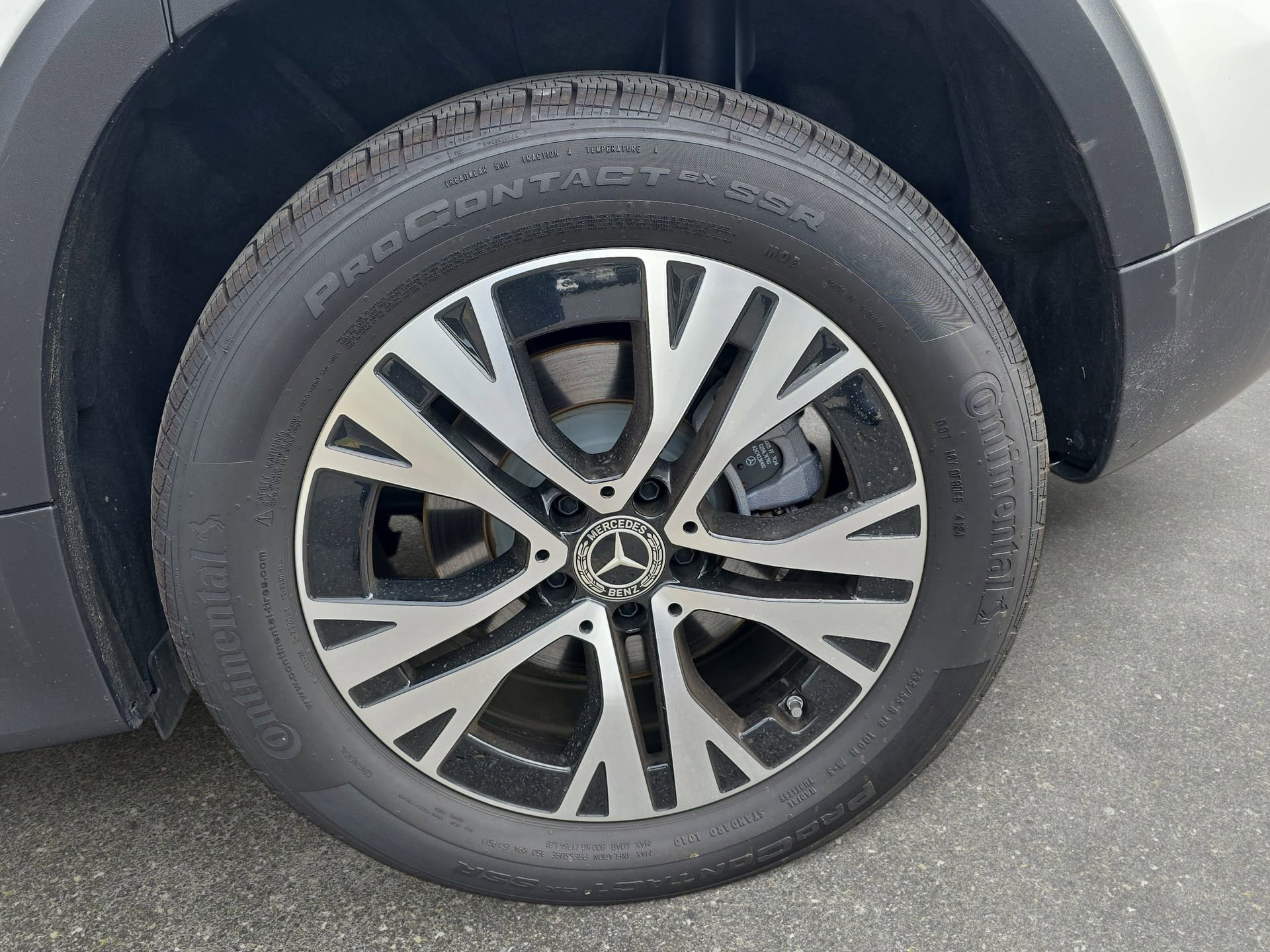 Used 2025 Mercedes-Benz GLB 250 image 32