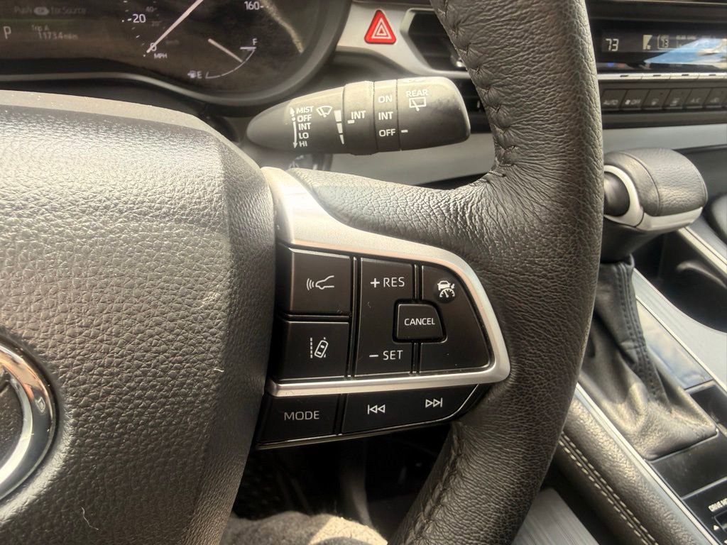 Used 2025 Toyota Sienna XLE w/ XLE Plus Package AWD/4WD image 16