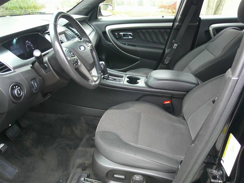 Used 2018 Ford Taurus SEL FWD image 10