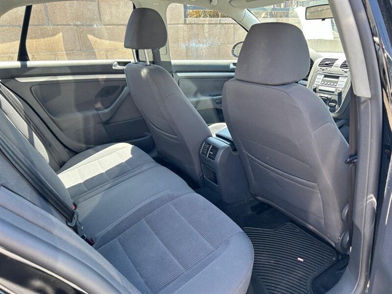 Used 2007 Volkswagen Jetta 2.5 FWD image 6