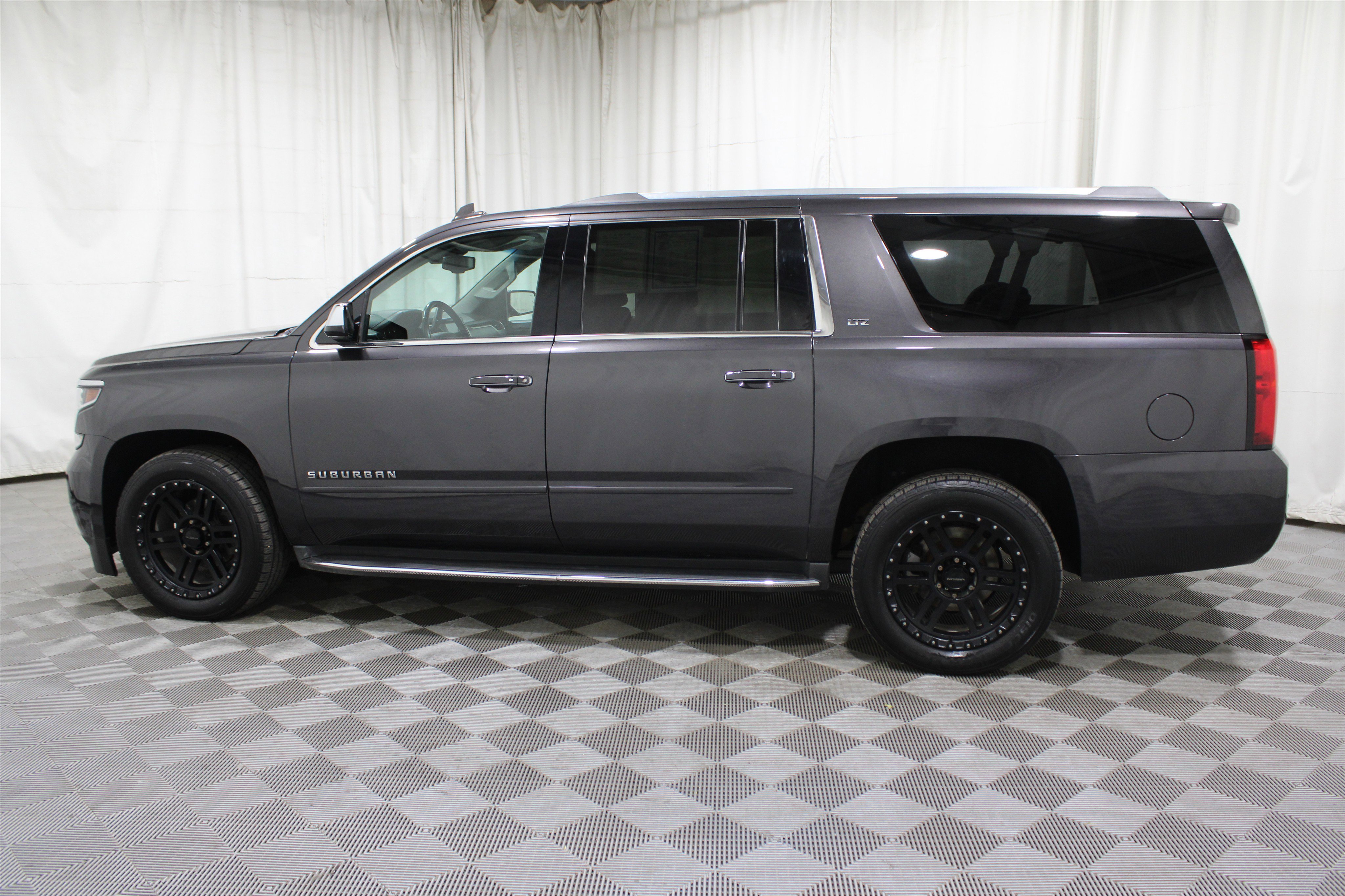 Used 2016 Chevrolet Suburban LTZ image 37
