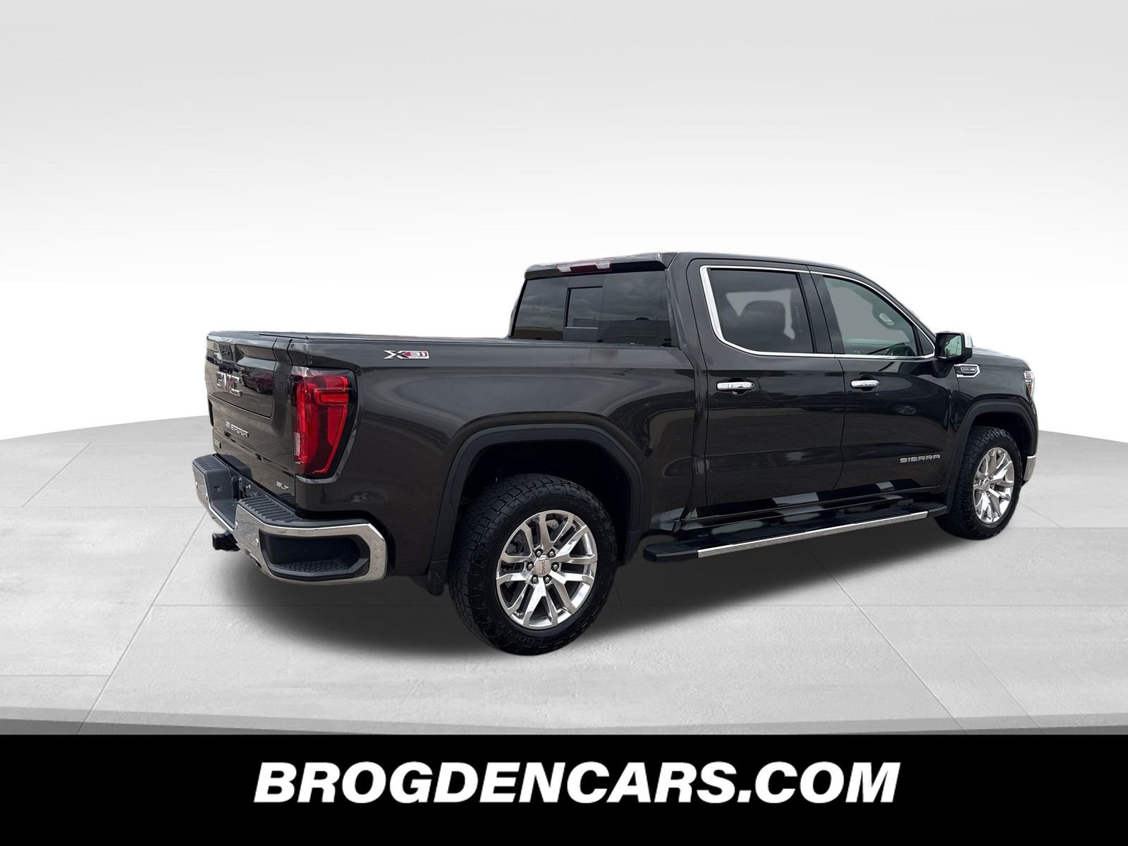 Used 2021 GMC Sierra 1500 SLT w/ SLT Premium Plus Package AWD/4WD image 6