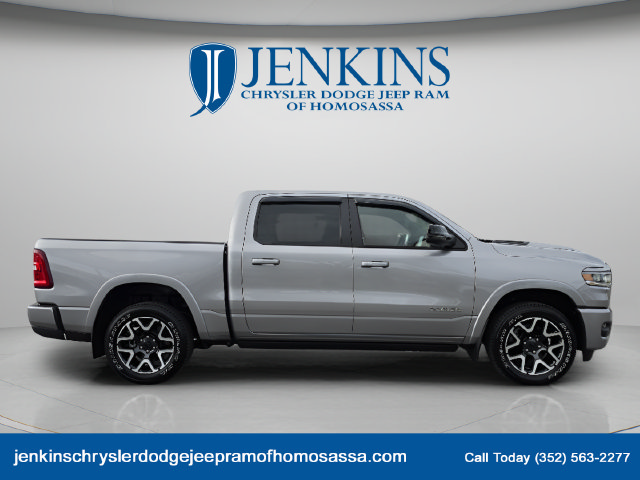 Used 2025 RAM 1500 Laramie AWD/4WD image 3