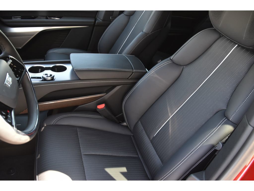 New 2026 Cadillac Vistiq Sport image 13