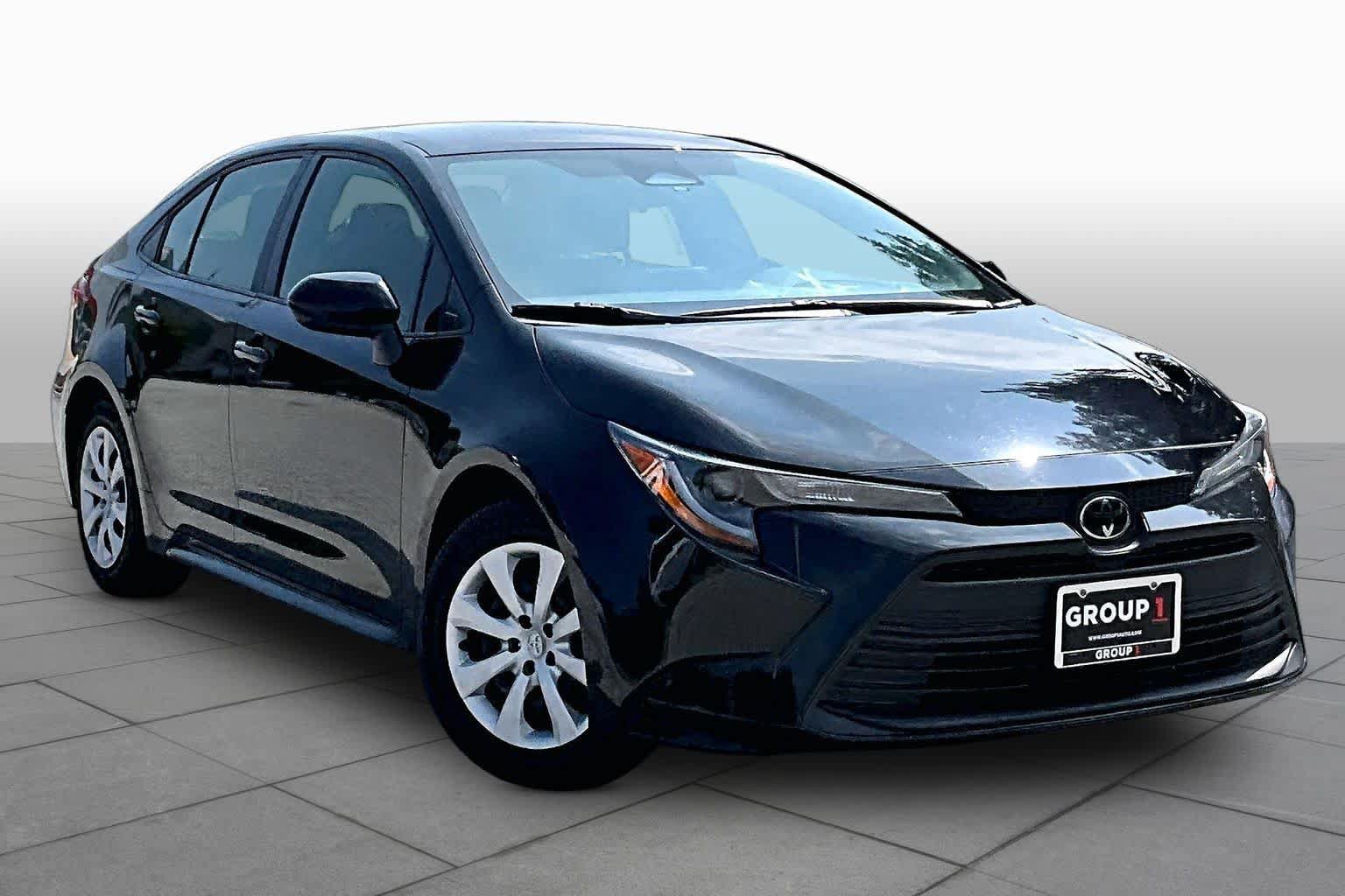 Used 2024 Toyota Corolla LE FWD image 5
