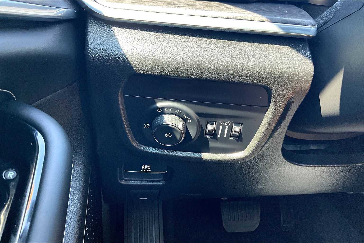 Used 2024 Jeep Grand Cherokee L Overland w/ Trailer Tow Package image 69