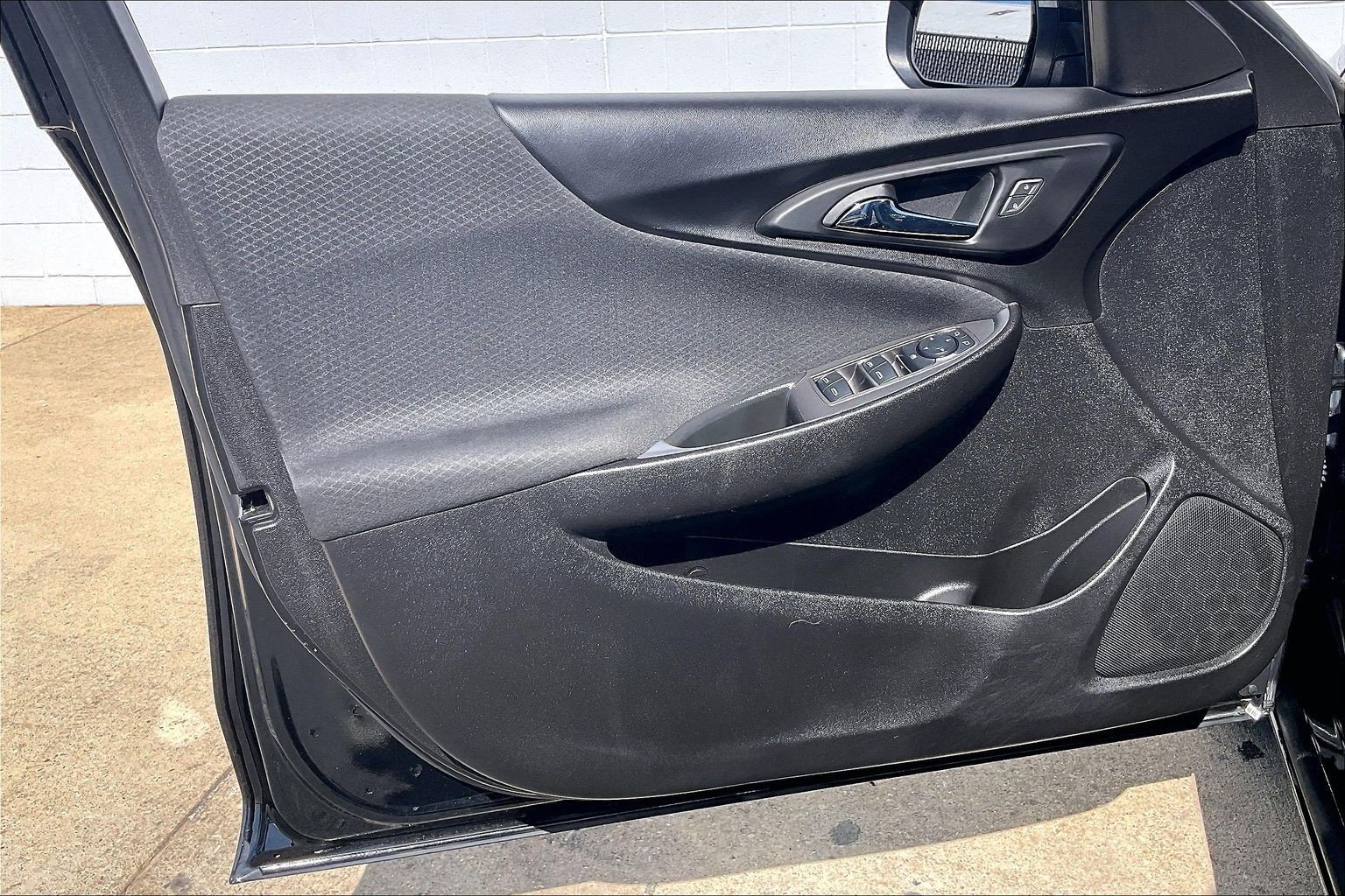 Used 2025 Chevrolet Malibu LT FWD image 27