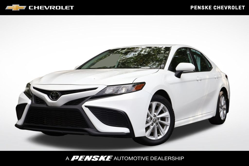 Used 2024 Toyota Camry SE FWD image 1