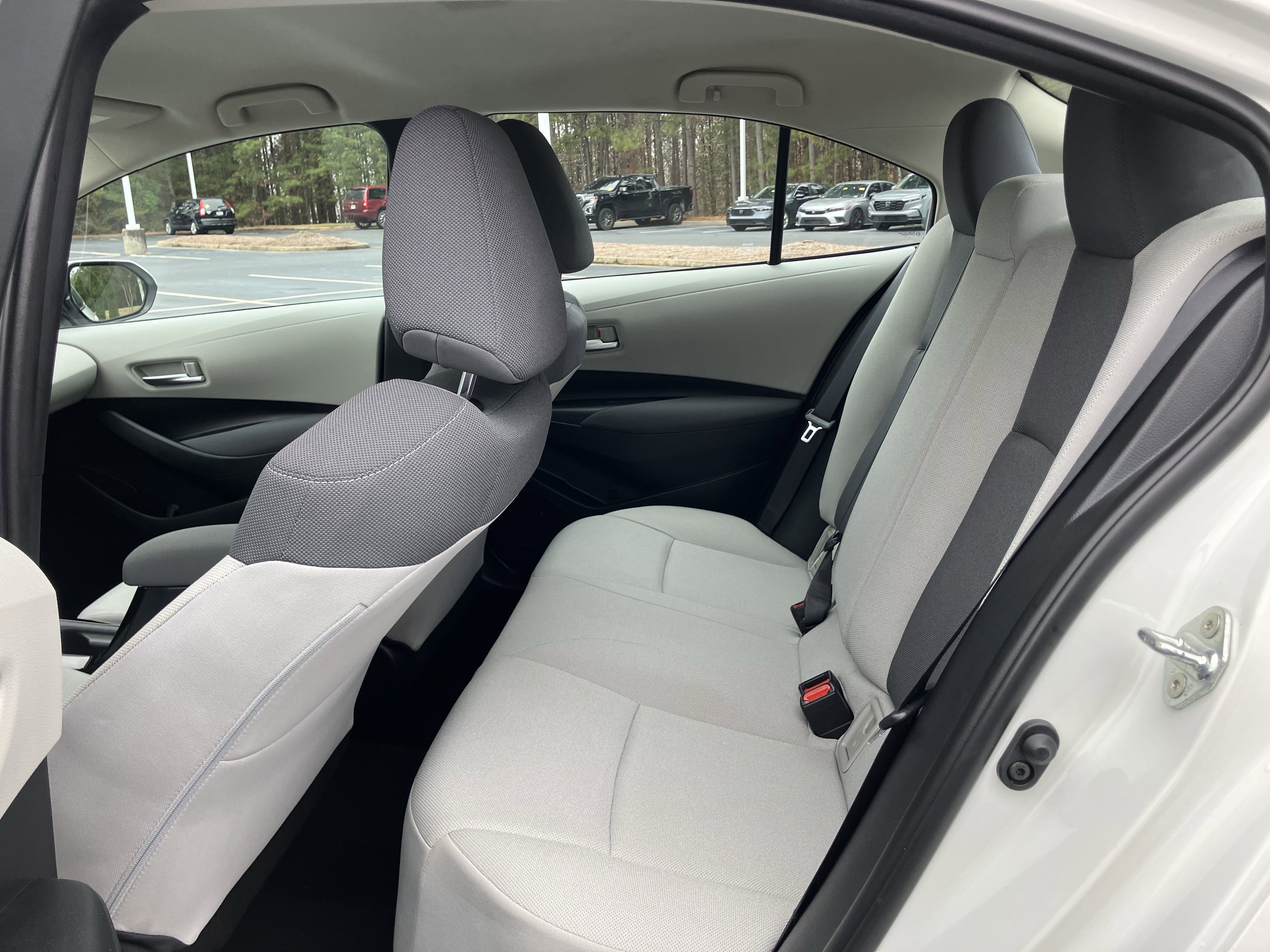 Used 2020 Toyota Corolla L image 32