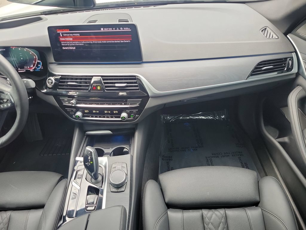 Used 2023 BMW 530e xDrive w/ Premium Package AWD/4WD image 13