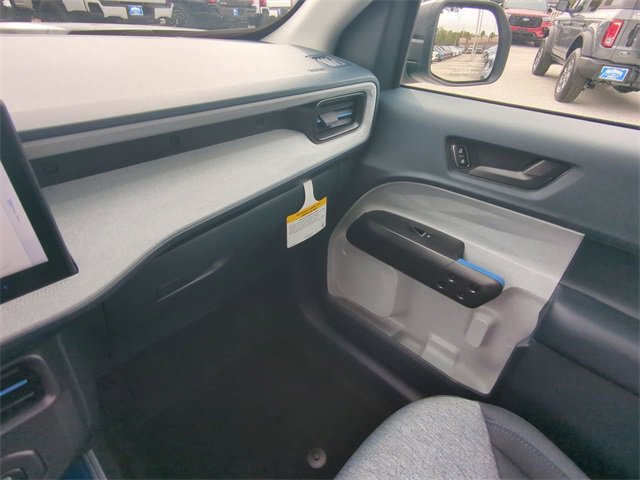 New 2025 Ford Maverick XLT image 18