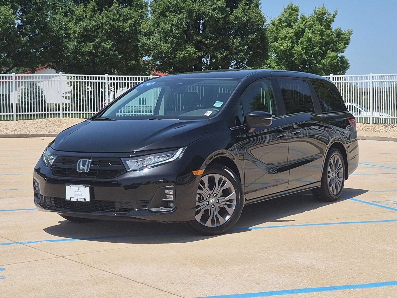 Certified 2025 Honda Odyssey Touring image 2