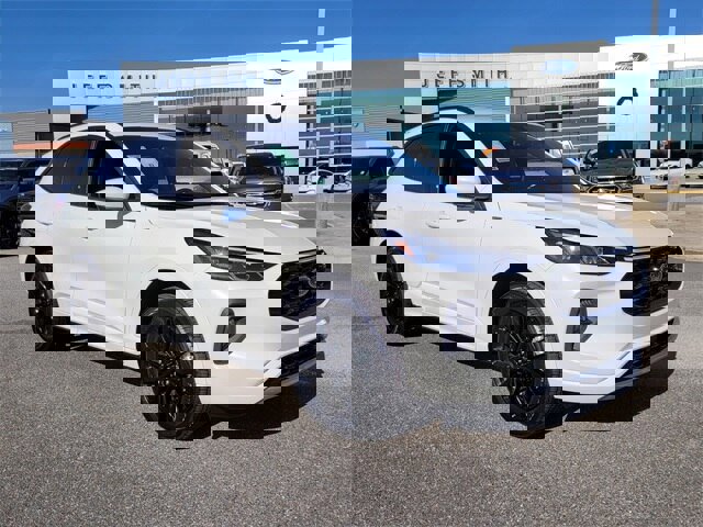 New 2026 Ford Escape ST-Line Elite w/ Class II Trailer Tow Package