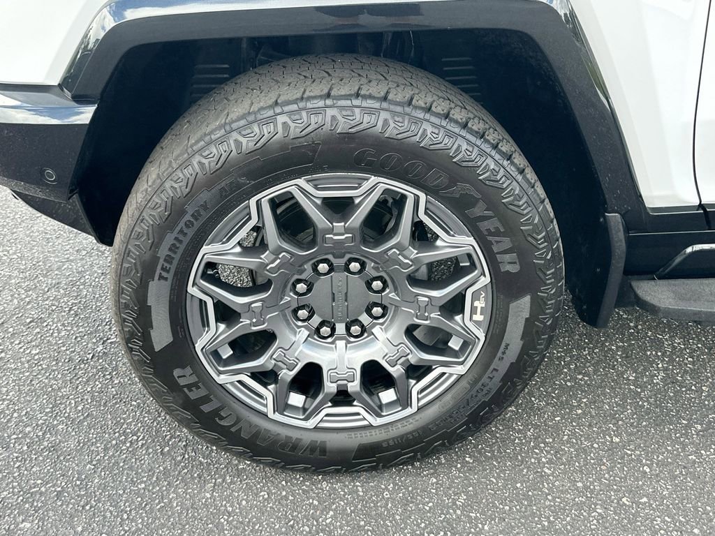 Certified 2025 GMC Hummer EV 3X AWD/4WD image 31