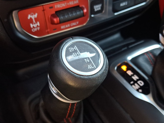Used 2020 Jeep Wrangler Rubicon AWD/4WD image 25