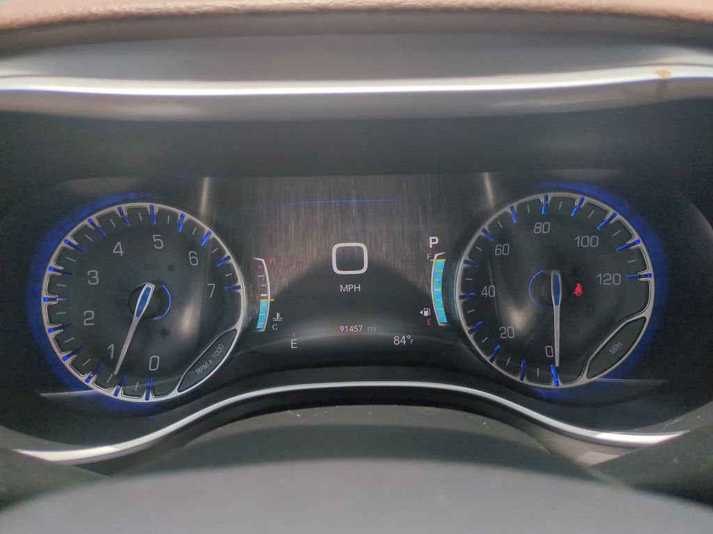Used 2017 Chrysler Pacifica Limited FWD image 36