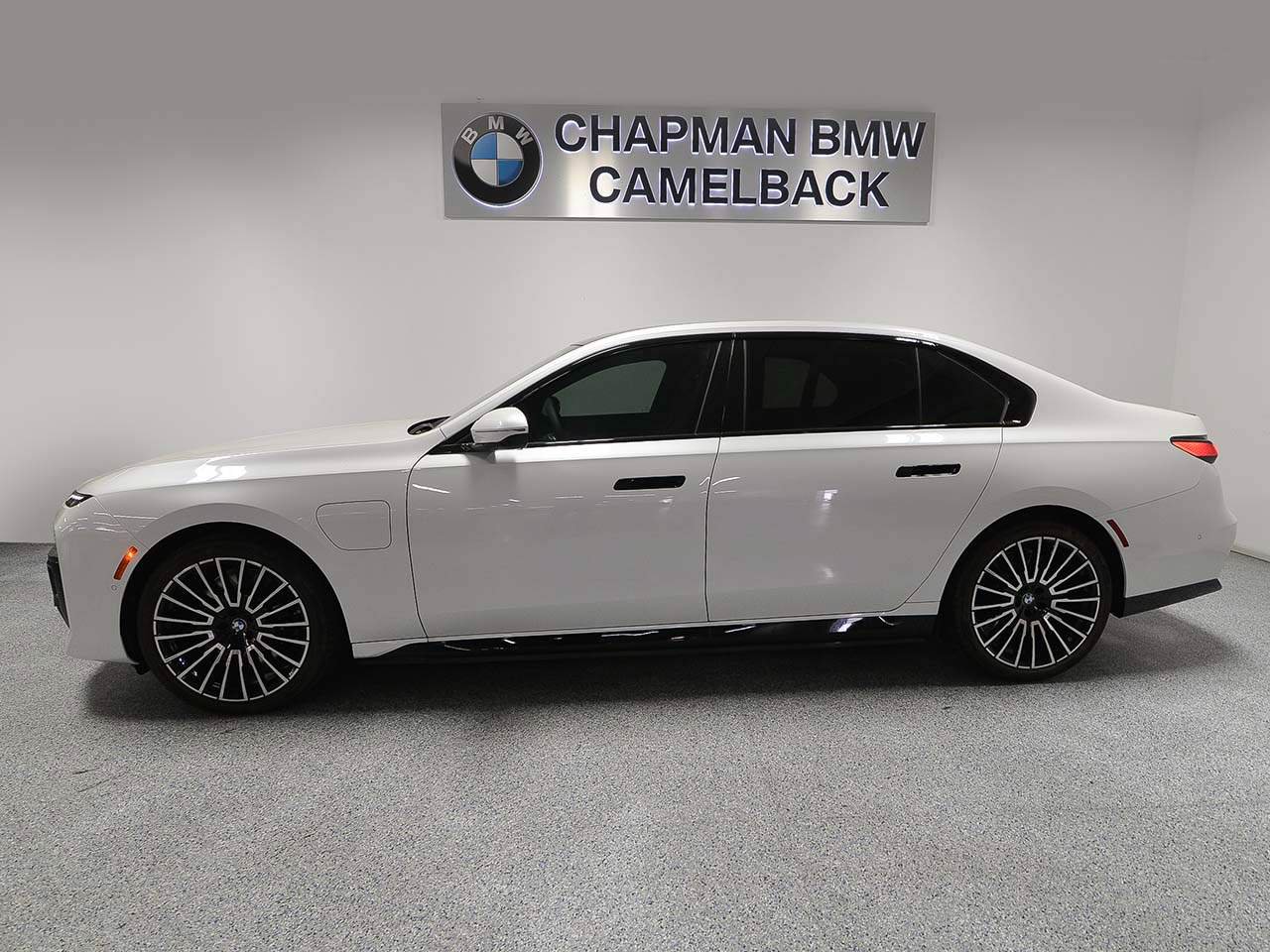 New 2026 BMW 750e xDrive w/ Premium Package AWD/4WD image 3