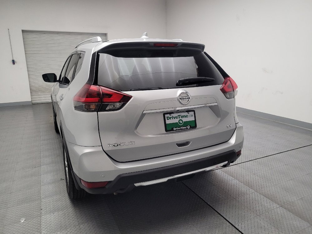 Used 2019 Nissan Rogue SV image 6