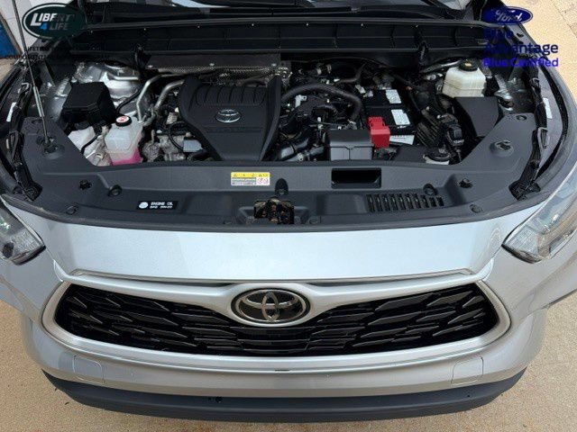 Used 2023 Toyota Highlander LE FWD image 36