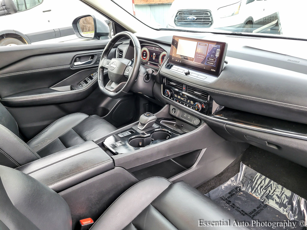 Used 2025 Nissan Rogue SL w/ Tech Package image 35