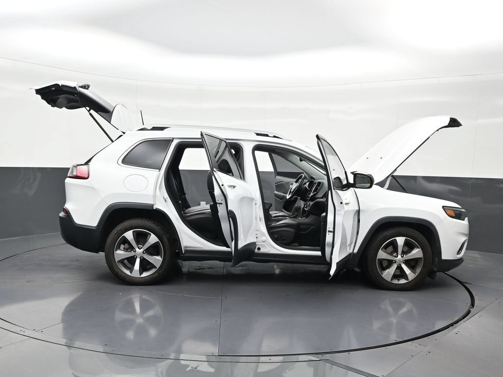 Used 2020 Jeep Cherokee Limited FWD image 32